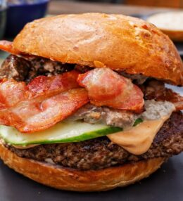 Hamburger gombakrémmel Daddy módra