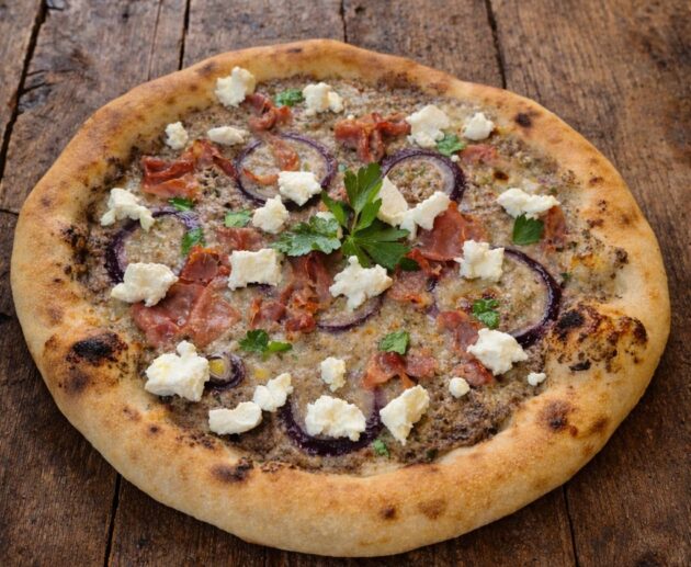 Gombás gourmet pizza serrano sonkával