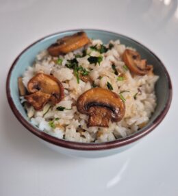 Gombás rizs hagymával, amit nem lehet megunni