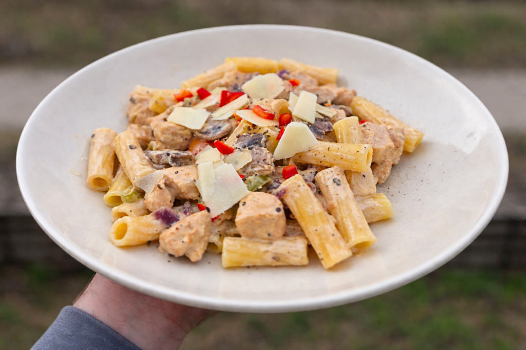 Italian Pasta with Chicken and Cream Sauce