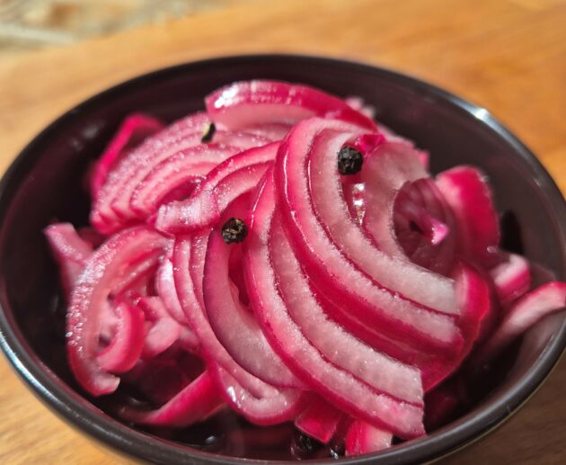 Savanyított lilahagyma