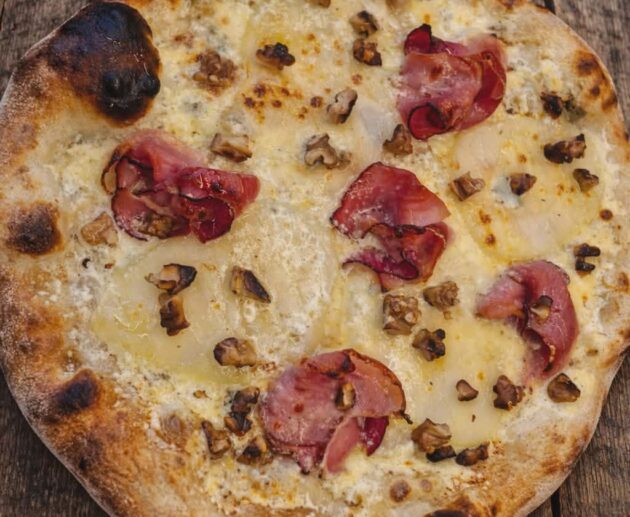 pear and gorgonzola pizza recipe