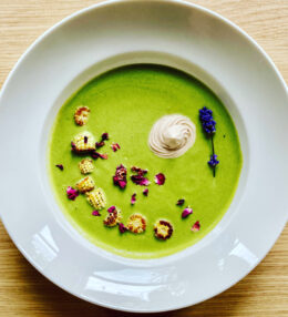 Észbontó avokádó krémleves kávé mousse-al és chili olajjal – Mexikói inspiráció