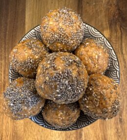 3-Ingredient Energy Balls Recipe – Easy No Bake Snack Ready in 10 Minutes