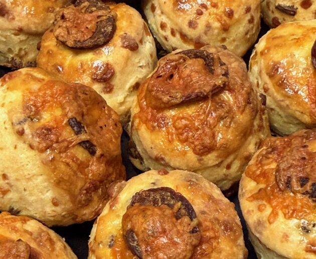 kolbászos sajtos pogácsa recept