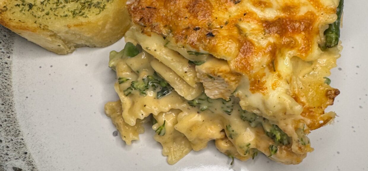 chicken broccoli pasta bake