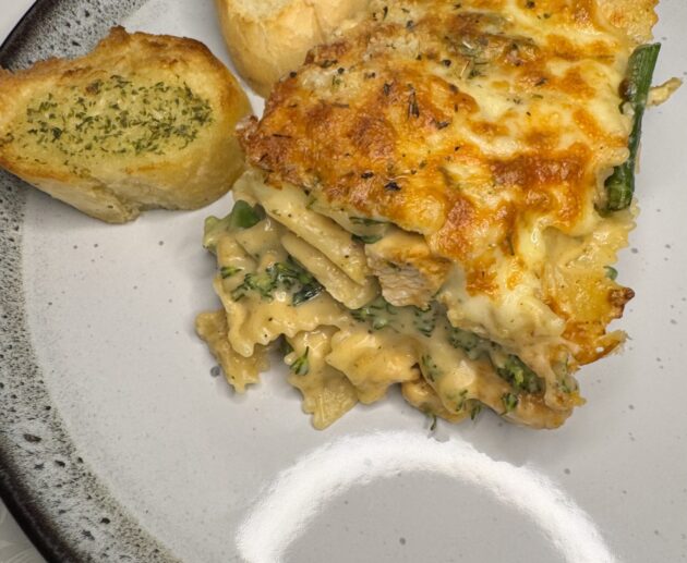 chicken broccoli pasta bake