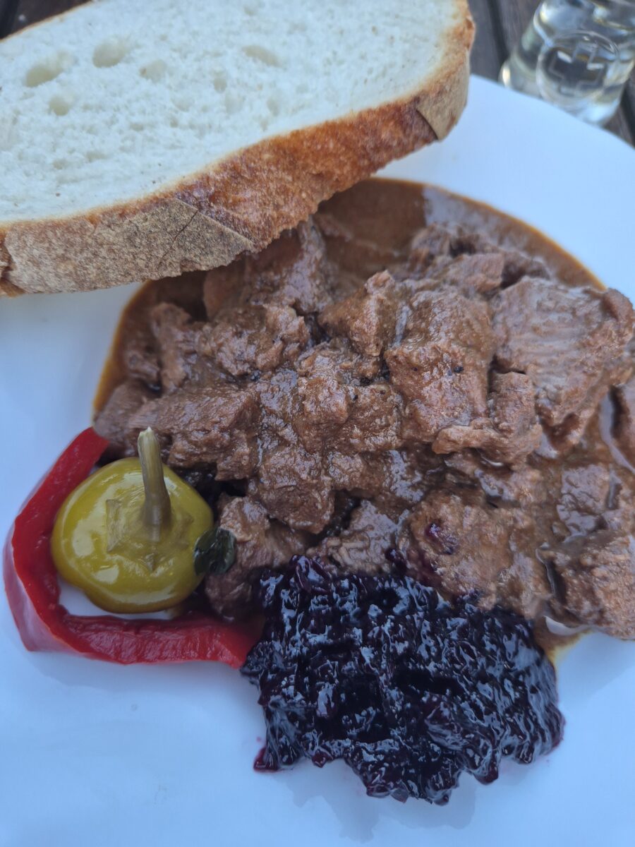 Szarvaspörkölt