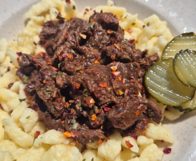 Vörösboros marhapörkölt