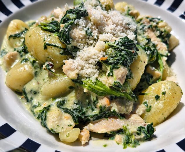 Spenótos tejszínes gnocchi