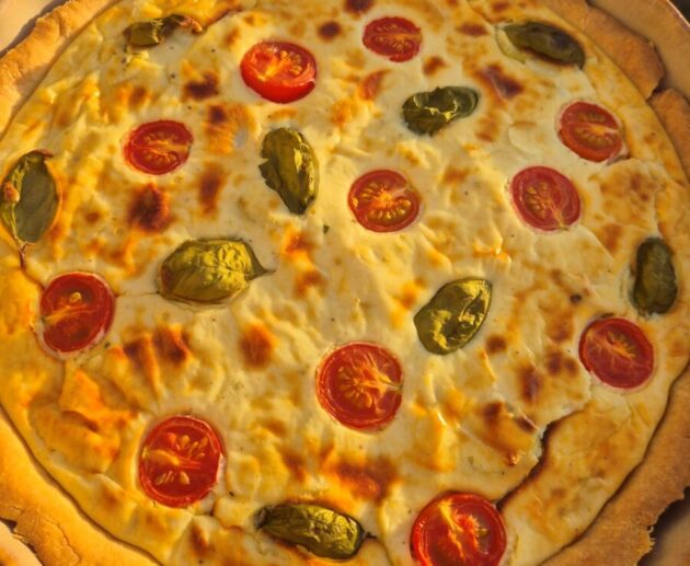 Juhtúrós-póréhagymás pite