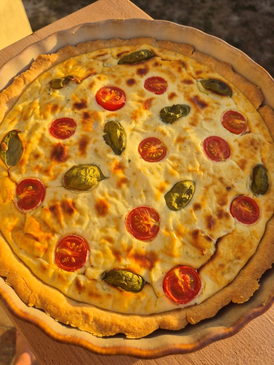 Juhtúrós-póréhagymás pite